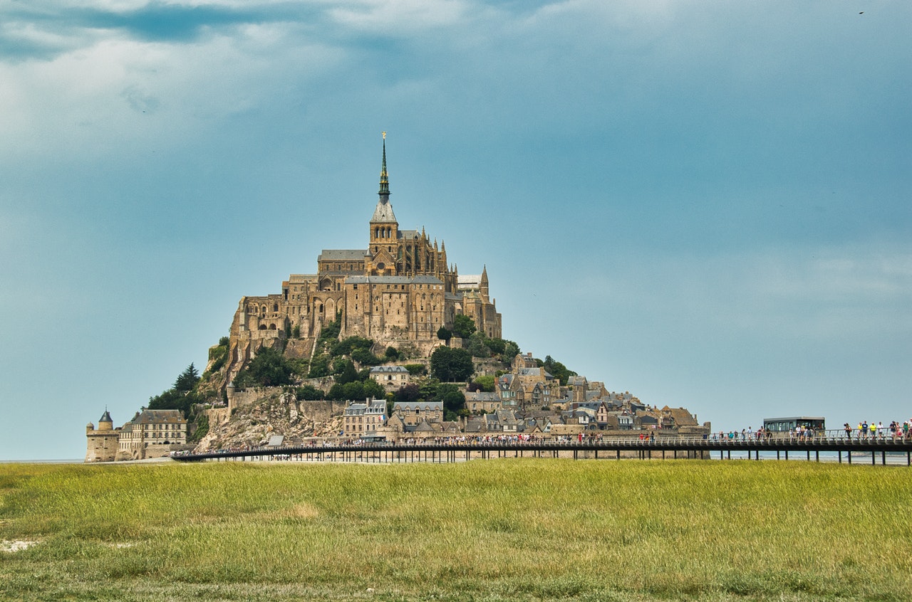 Qui sont les guides spirituels du Mont-Saint-Michel ?